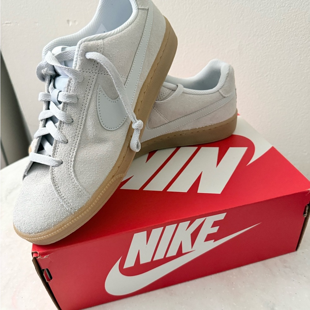 Nike Light Gray Sneakers with Tan Sole Womens size 10
